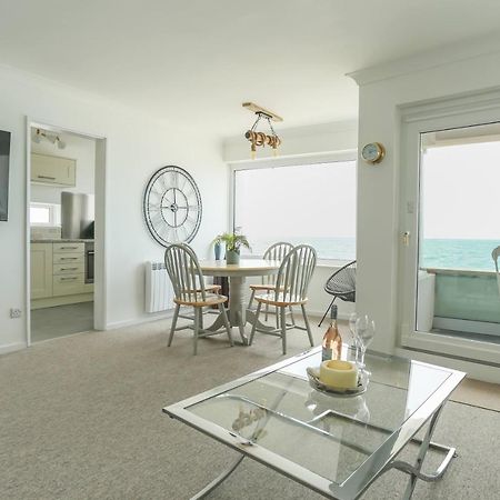 Tides - Beach Front Apartment In Bracklesham Bay Chichester Eksteriør bilde