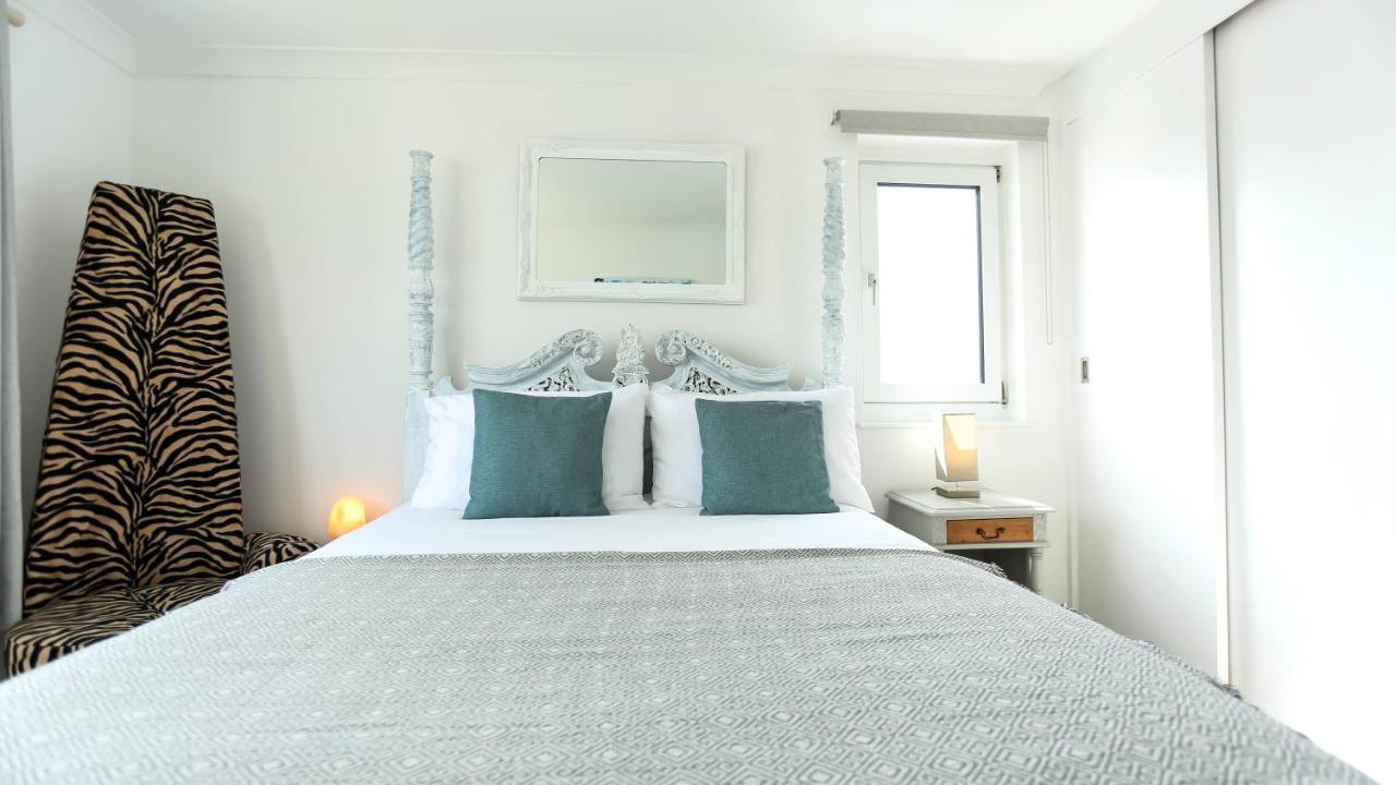 Tides - Beach Front Apartment In Bracklesham Bay Chichester Eksteriør bilde
