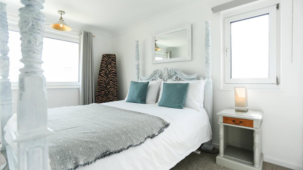 Tides - Beach Front Apartment In Bracklesham Bay Chichester Eksteriør bilde