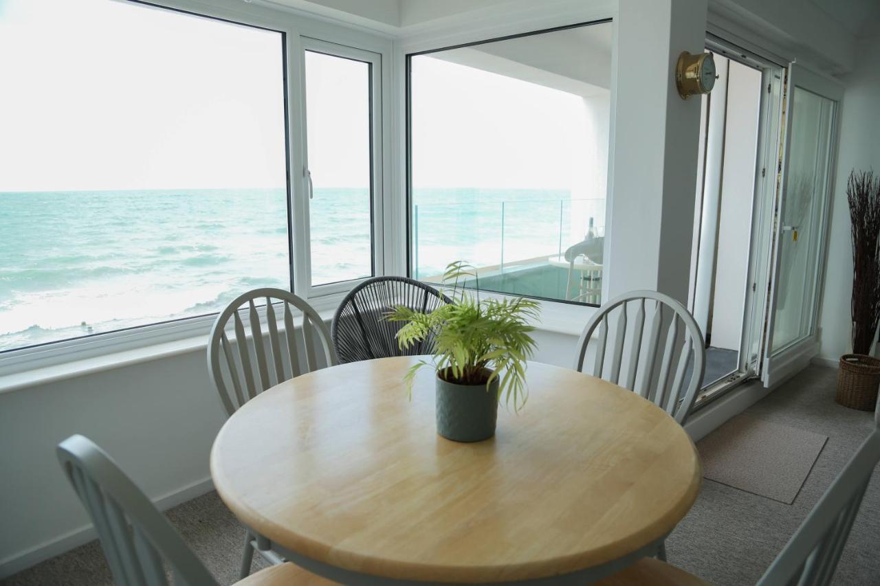 Tides - Beach Front Apartment In Bracklesham Bay Chichester Eksteriør bilde