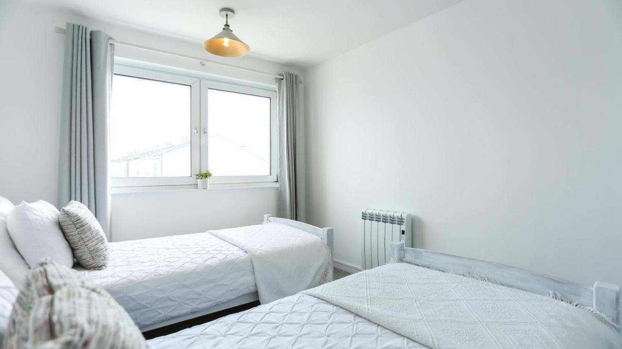 Tides - Beach Front Apartment In Bracklesham Bay Chichester Eksteriør bilde