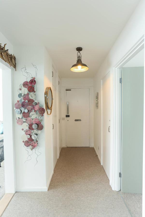 Tides - Beach Front Apartment In Bracklesham Bay Chichester Eksteriør bilde