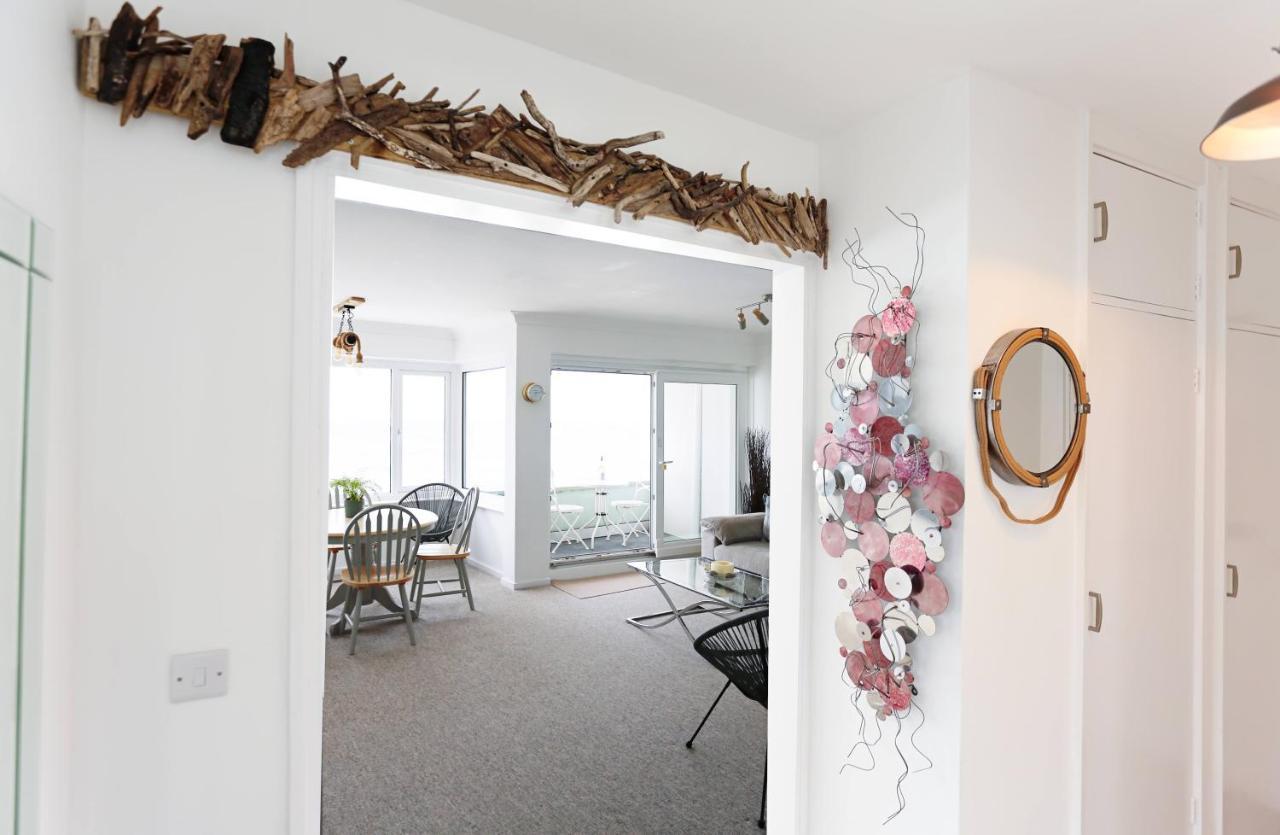 Tides - Beach Front Apartment In Bracklesham Bay Chichester Eksteriør bilde